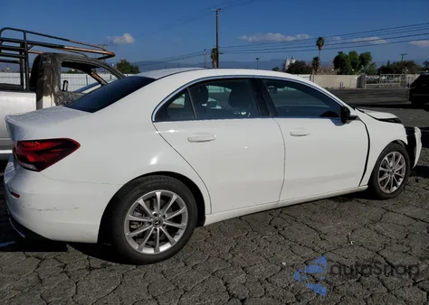 2021 Mercedes-Benz A 220 z USA, uszkodzony, nr VIN W1K3G4EB6MJ310752